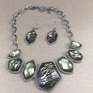 Fashion jewelry set. Brand new.